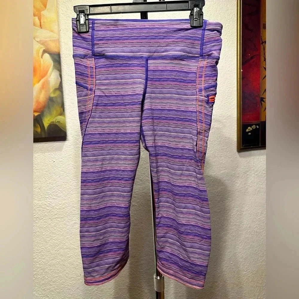 Lululemon Athletica crop leggings size 6